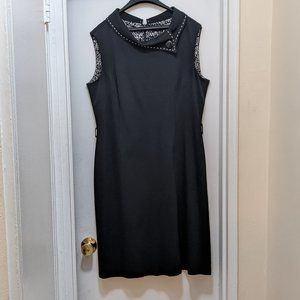 Tahari lined black sheath dress with contrast stitched collar Size 16